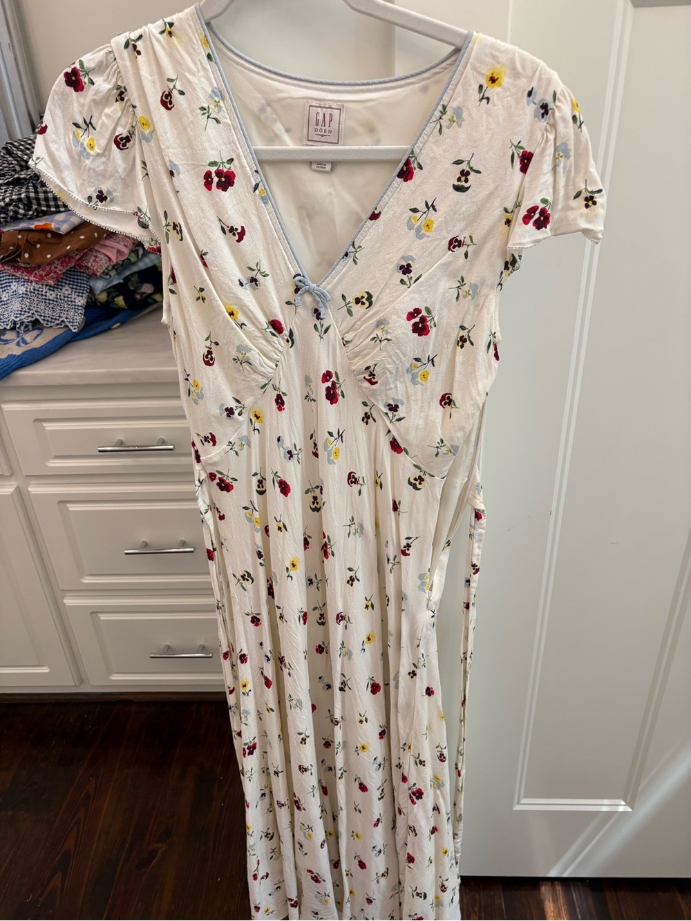 GAP x Doen Women’s White Floral V-Neck Maxi Dress
